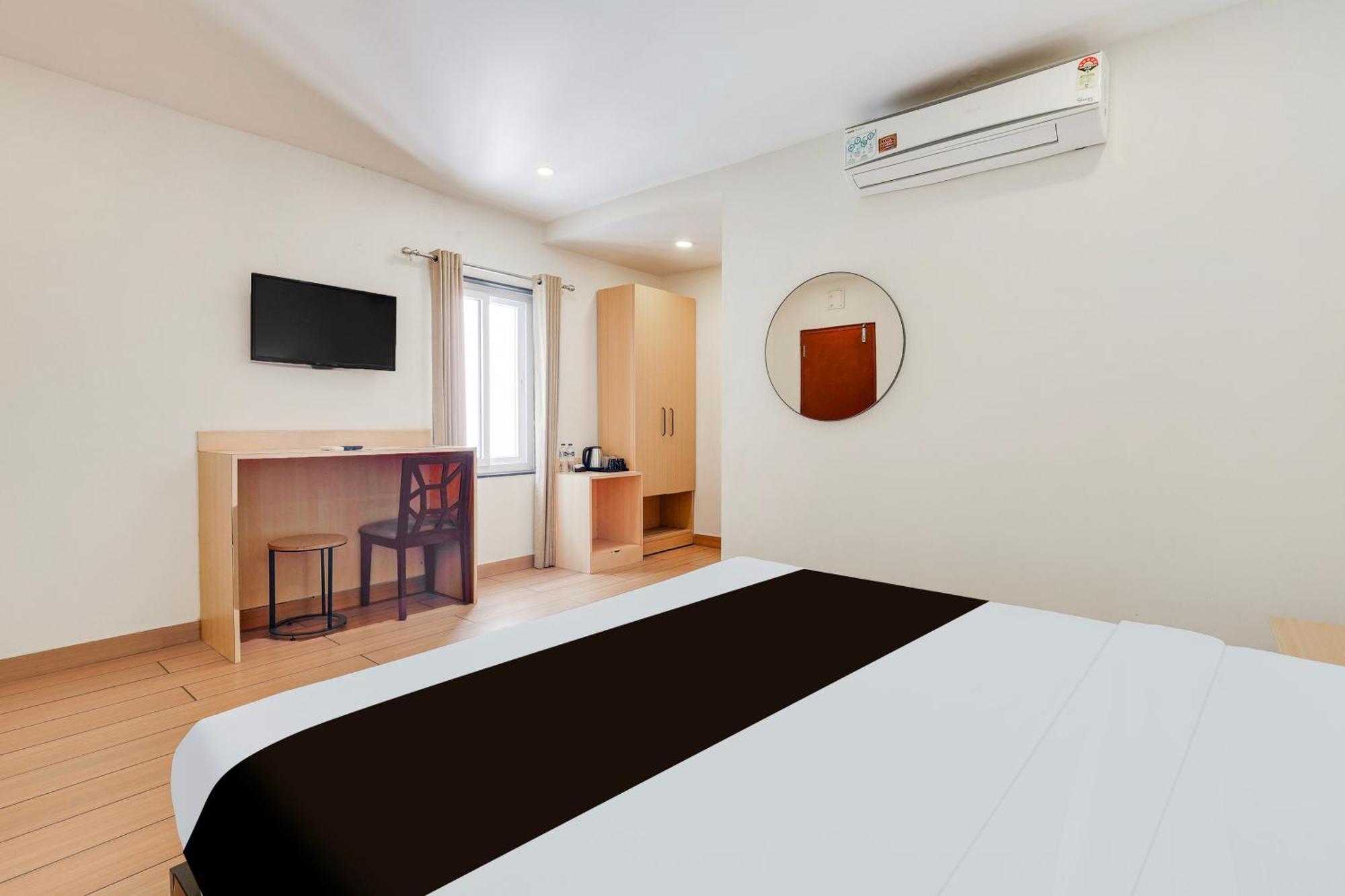 ホテル Super Townhouse ヴィシャーカパトナム エクステリア 写真