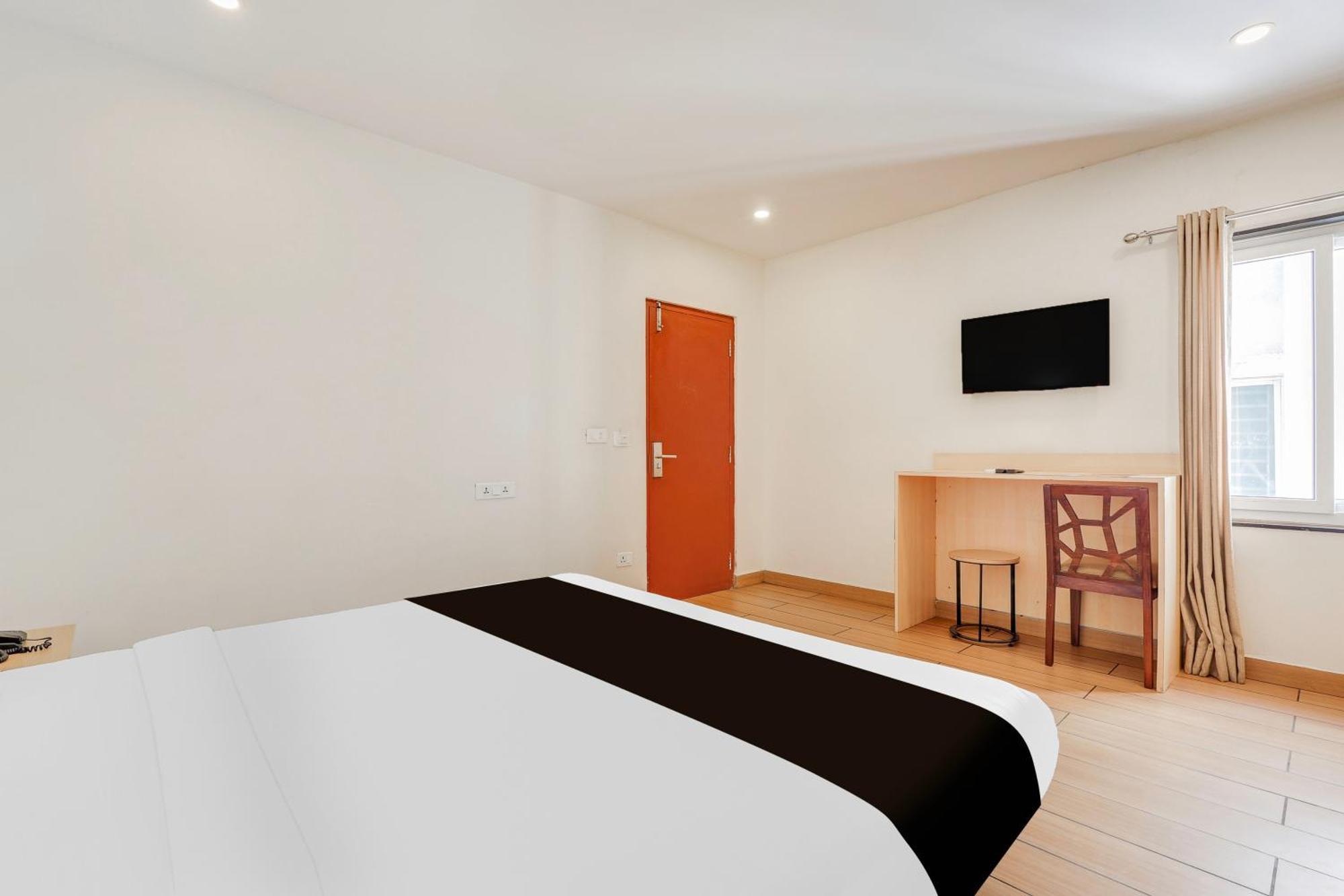 ホテル Super Townhouse ヴィシャーカパトナム エクステリア 写真