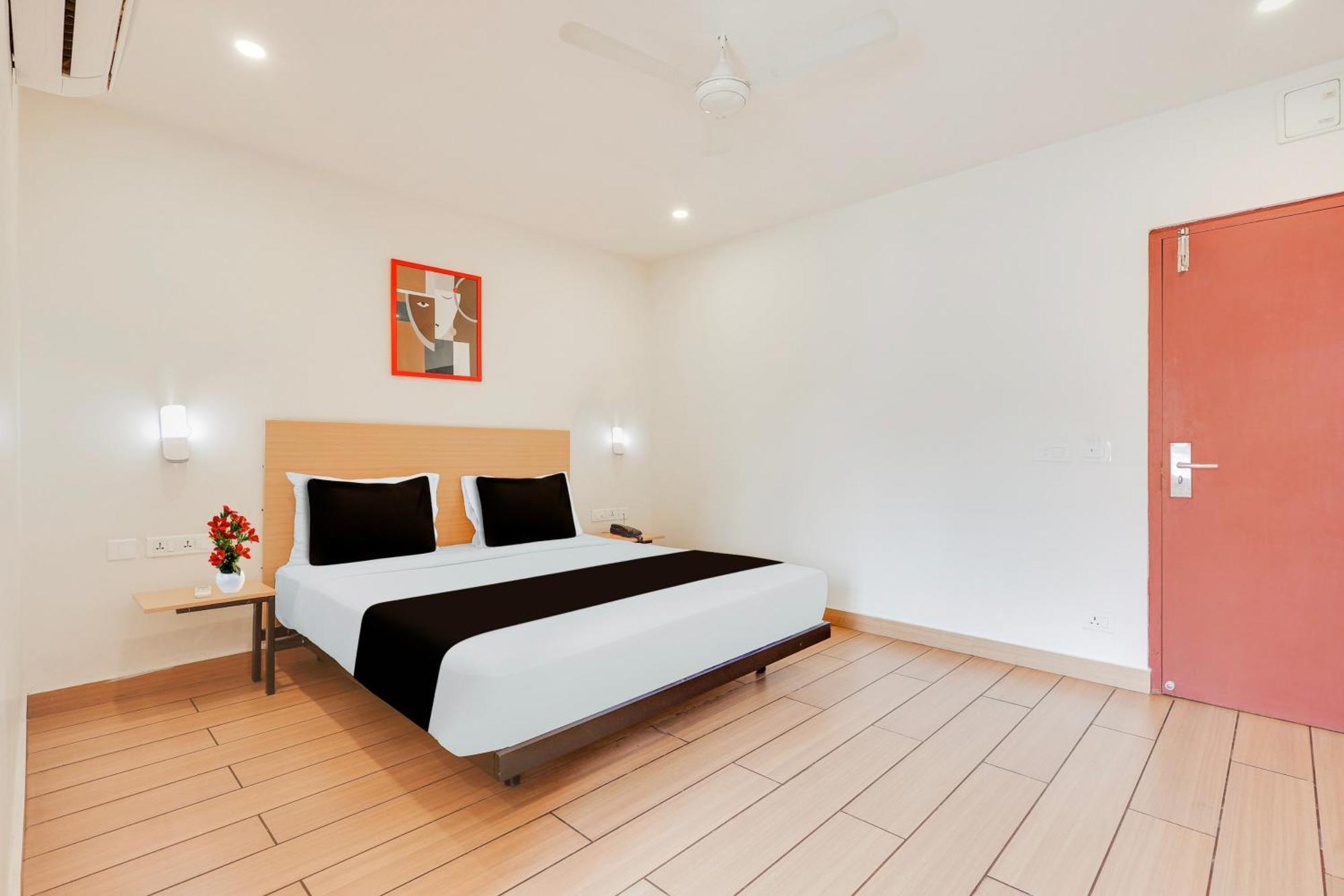 ホテル Super Townhouse ヴィシャーカパトナム エクステリア 写真
