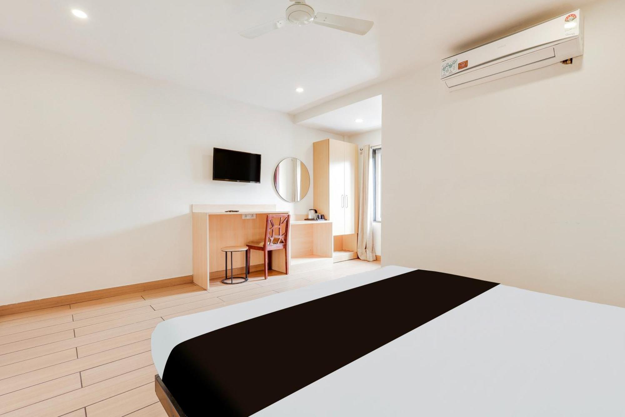 ホテル Super Townhouse ヴィシャーカパトナム エクステリア 写真